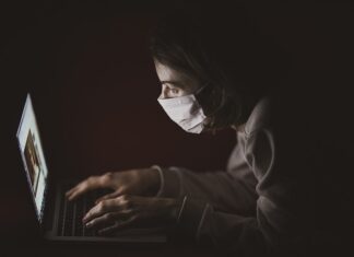 Jaka odległość krokwi od komina?